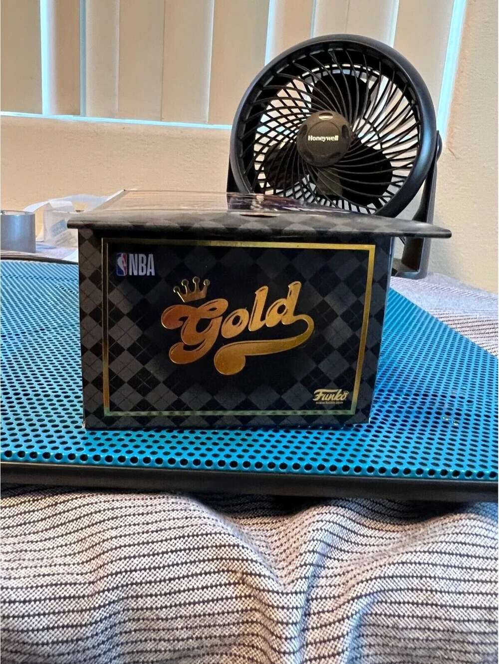 HOLLYWOOD EXCLUSIVE ONLY 3,000 PIECES Kawhi Leonard Funko Gold Clippers NBA #2